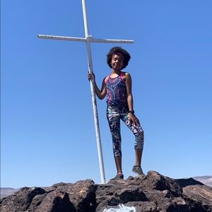 Meet your Posher, Anaya